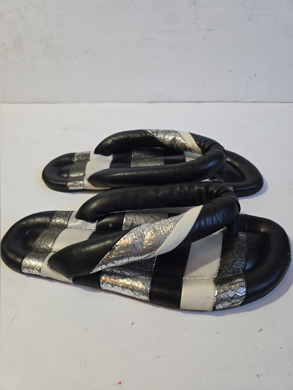 Isabel Marant Ickley Womens Black,Silver,White Thong Sandals Size 37